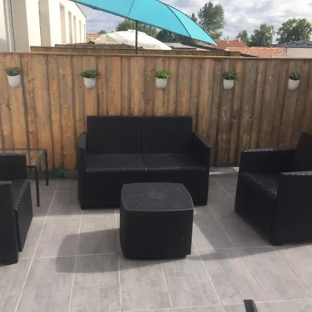 蓝色公寓酒店 圣让-德蒙