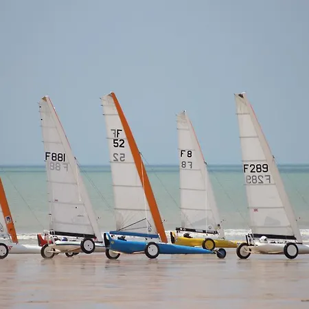 蓝色公寓酒店 公寓式酒店 圣让-德蒙