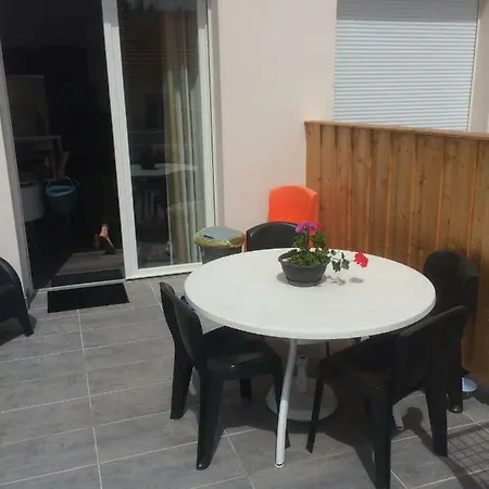 蓝色公寓酒店 公寓式酒店 圣让-德蒙